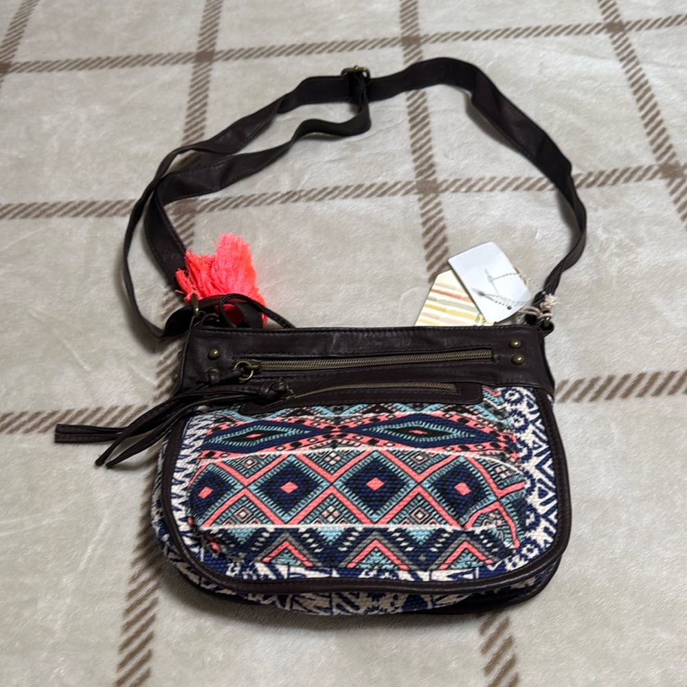 NWT T-Shirt & Jeans Crossbody Brown